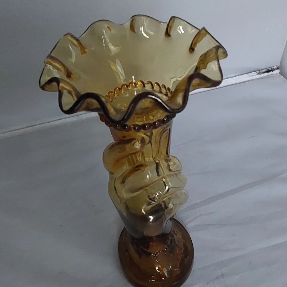 Victorian‎ QUEEN HAND ĤELD AMBER BUD VASE